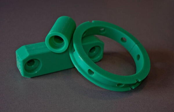 PLAQUE PE HD6000 VERT PRESSE     10X2050X1020