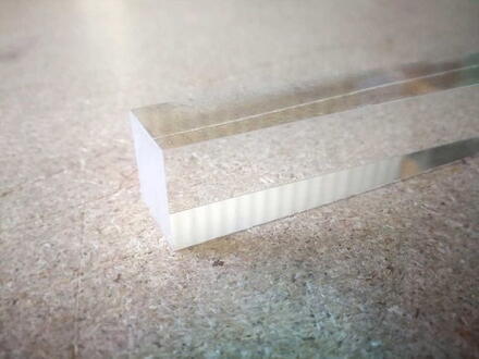 BARRE CARREE PMMA EXTRUDE INCOLORE      20X20